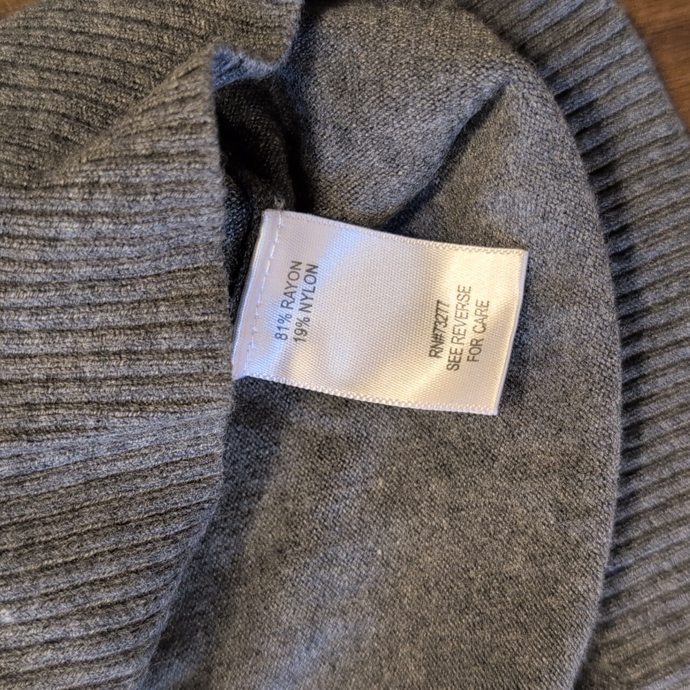 Gray color block Turtleneck Sweater - Picture 4 of 7